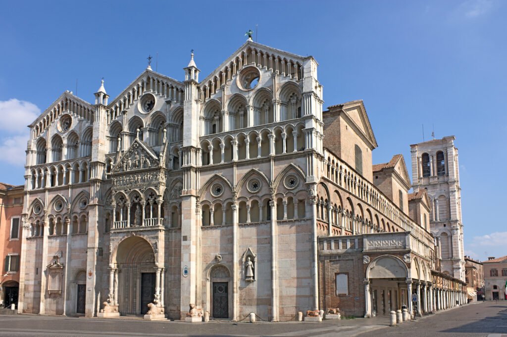 ferrara-cathedral-01194988830