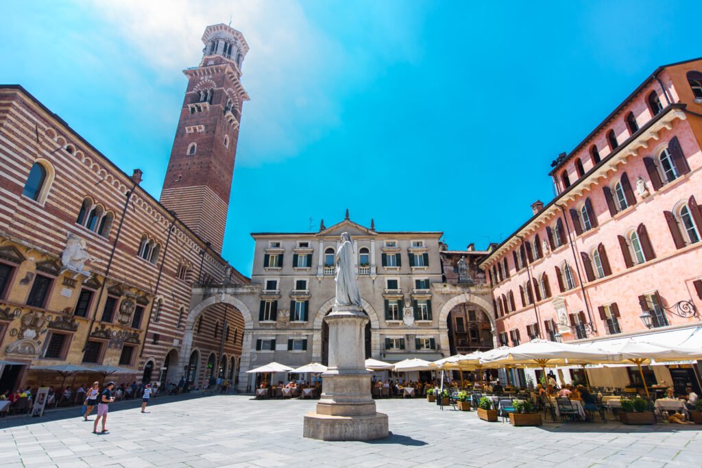 piazza-dei-signori-verona-italy-810961740810