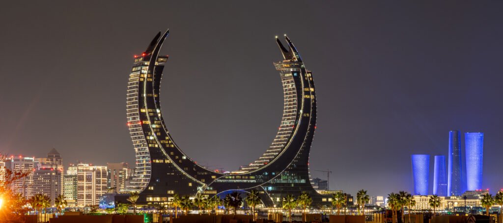 the-hotel-shaped-like-two-gigantic-swords-117002030840