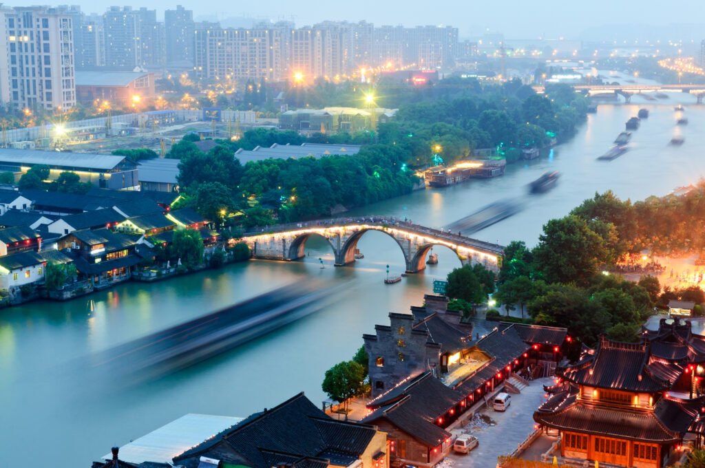 hangzhou grand canal at dusk