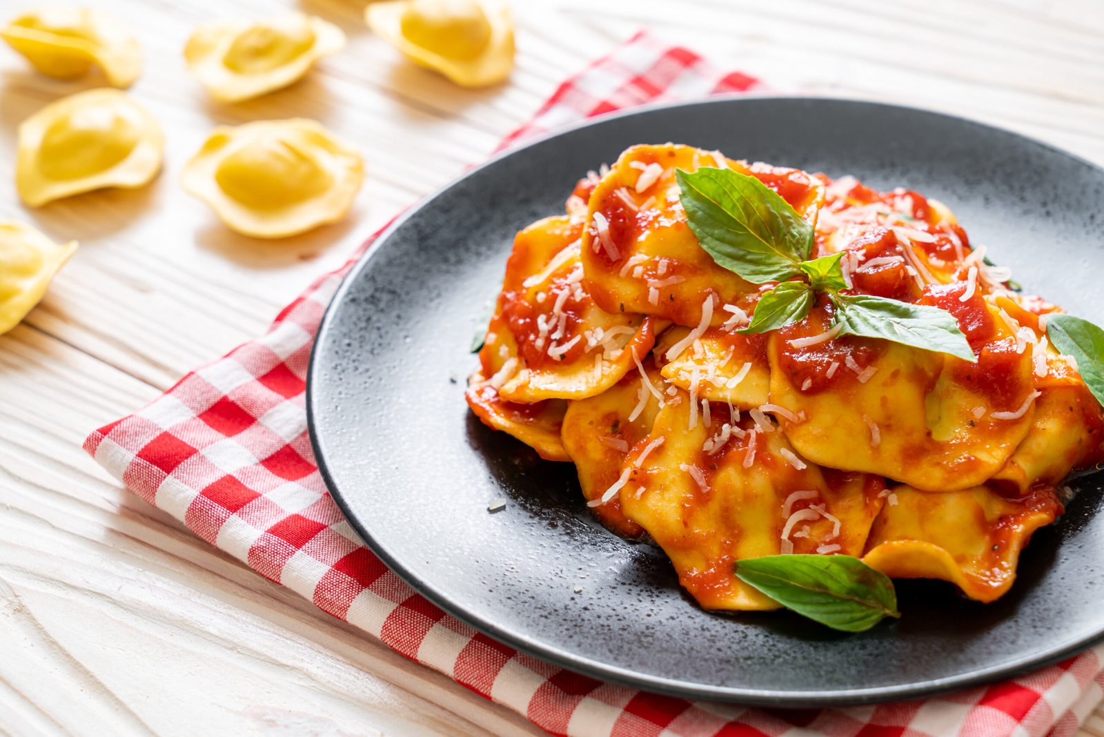 Ravioli with tomato sauce and basil