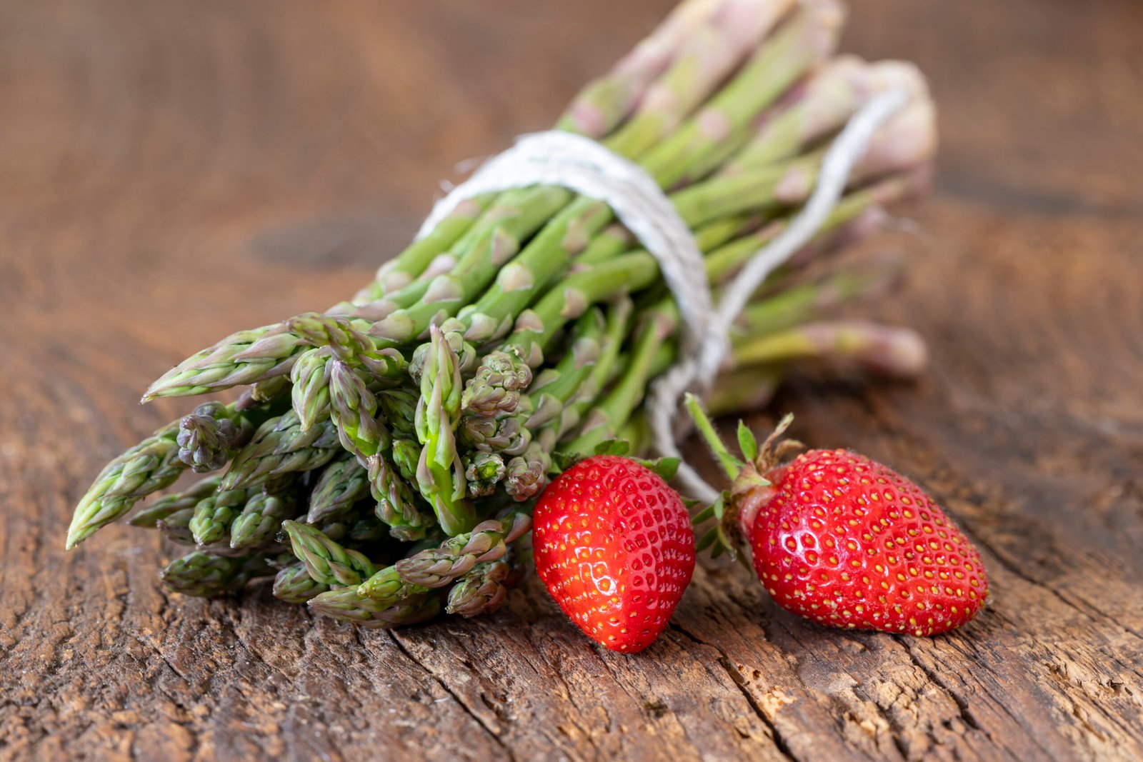 wild green asparagus